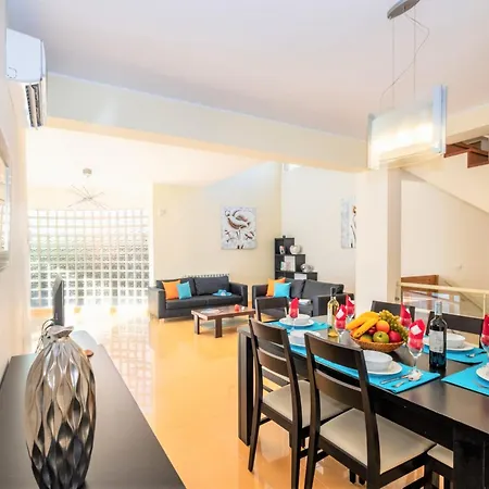 Holiday Home In Albufeira Near Marina * אלבופיירה