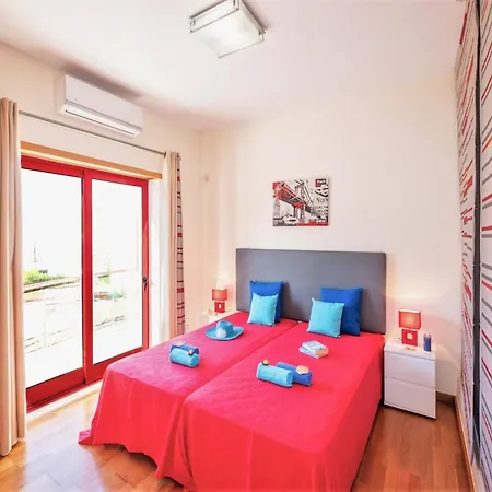 Holiday Home In Albufeira Near Marina אלבופיירה