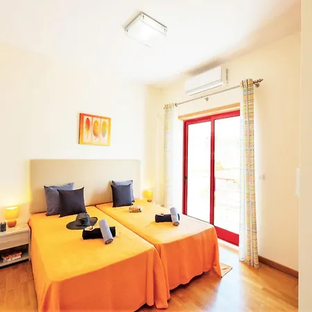 Holiday Home In Albufeira Near Marina אלבופיירה